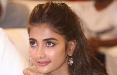 Pooja-Hegde-latest-Pics-07