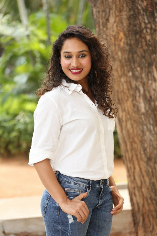 Pooja-Ramachandran-Photos-06