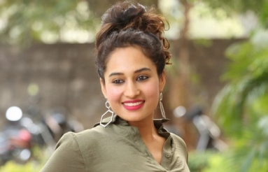 Pooja-Ramachandran-Stills-08