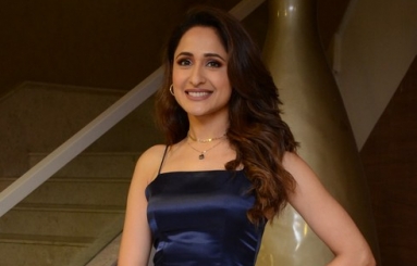 Pragya-Jaiswal-Latest-Stills-07