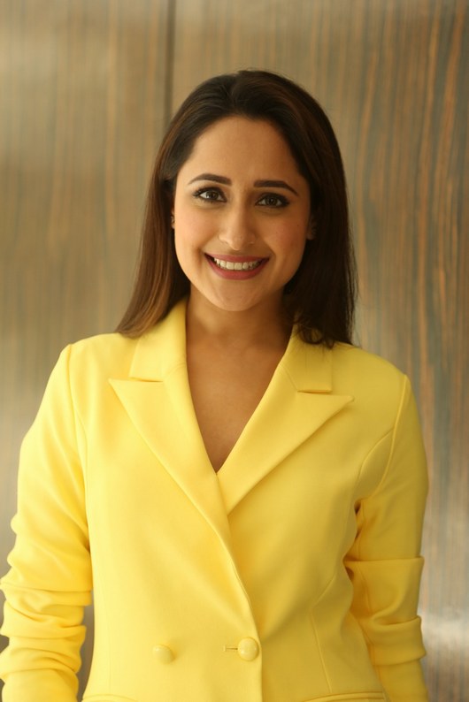 Pragya Jaiswal new Photos