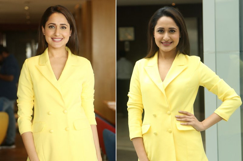 Pragya-Jaiswal-new-Photos-01