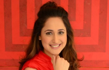 Pragya-jaiswal-Latest-Photos-09