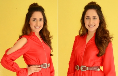 Pragya-jaiswal-Latest-Photos-10