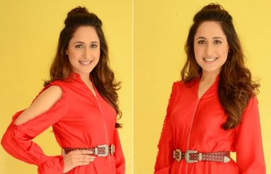 Pragya-jaiswal-Latest-Photos-10