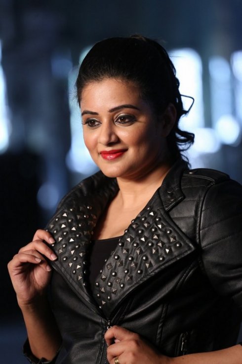 Priyamani-Latest-Photos-04