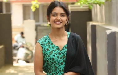Priyanka-Jain-New-Photos-02