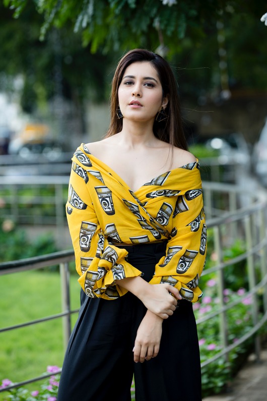 Raashi Khanna Photoshoot