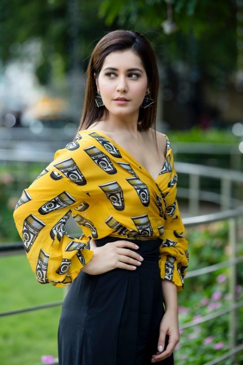 Raashi-Khanna-Photoshoot-08