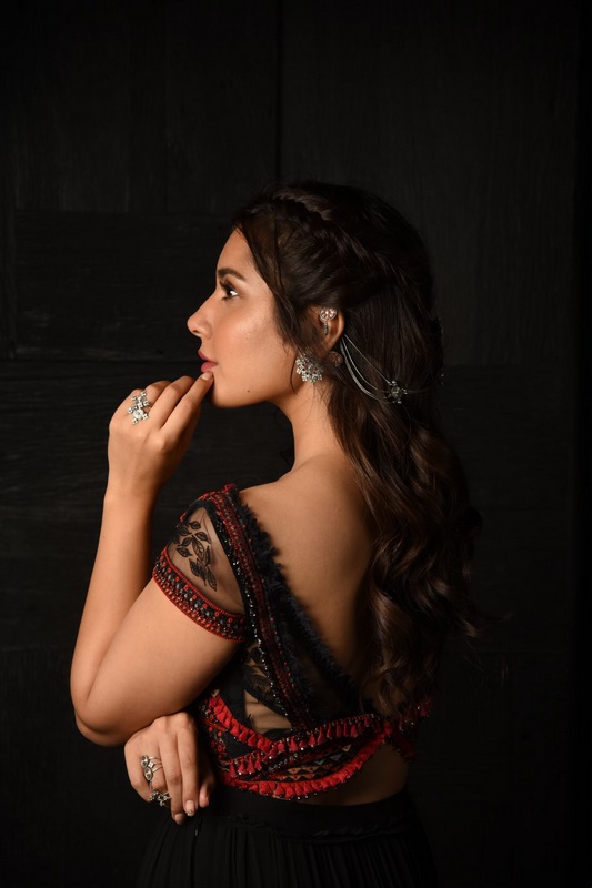 Raashi Khanna Latest Photoshoot