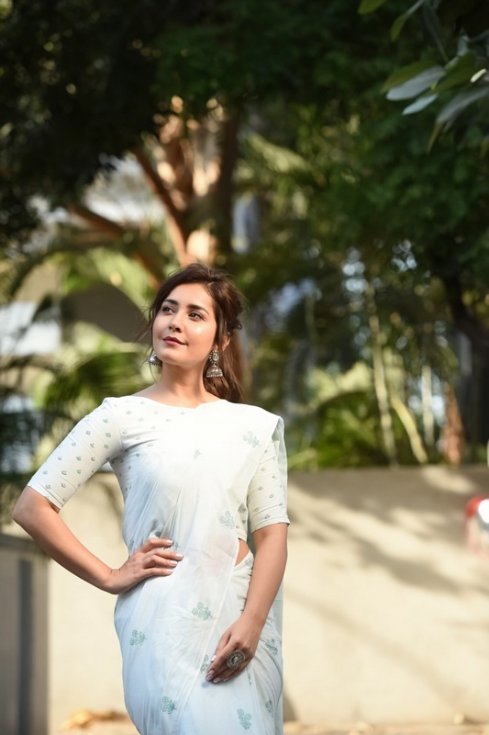 Raashi-Khanna-New-Photoshoot-09