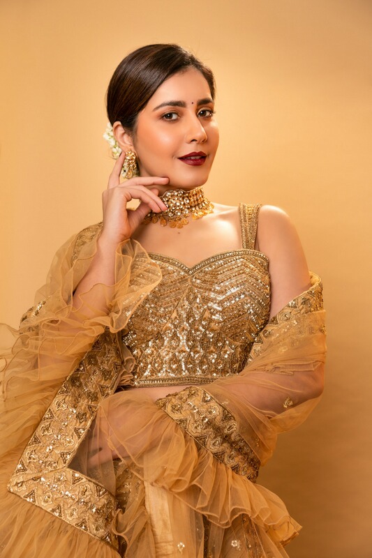Raashi Khanna New Pictures