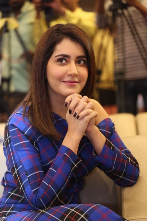 Rashi-Khanna-Latest-stills-02