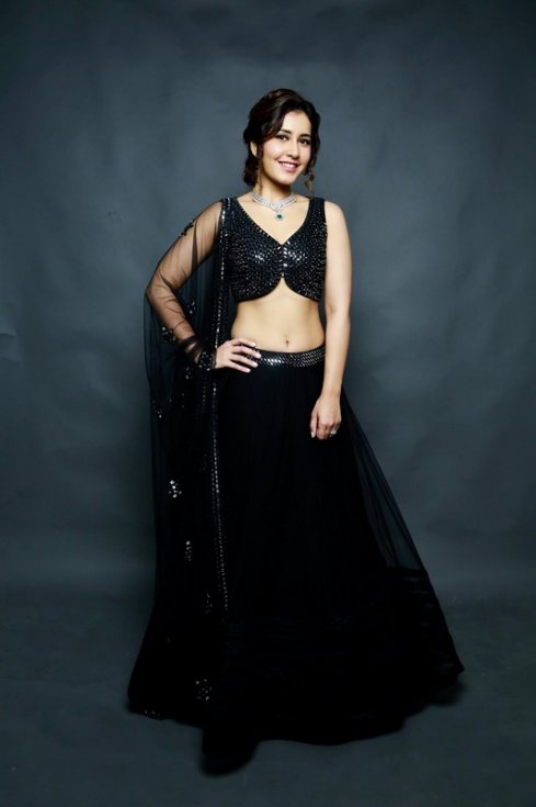 Rashi-Khanna-New-Photoshoot-02