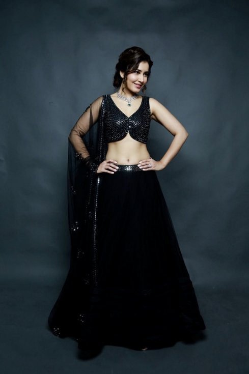 Rashi-Khanna-New-Photoshoot-03