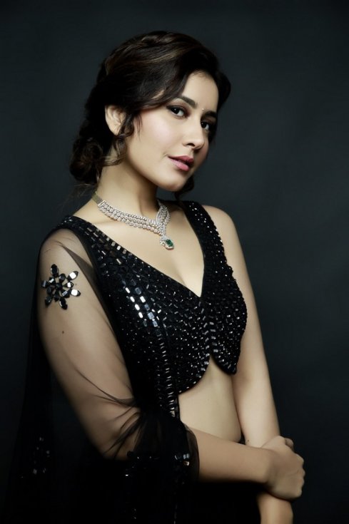 Rashi-Khanna-New-Photoshoot-10