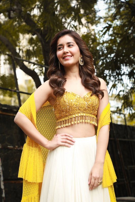 Rashi Khanna New Pics