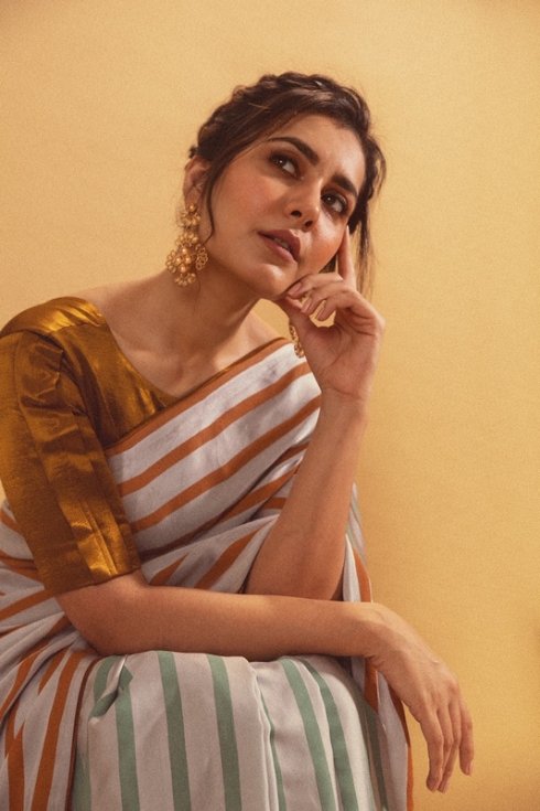 Rashi-Khanna-New-Pictures-07