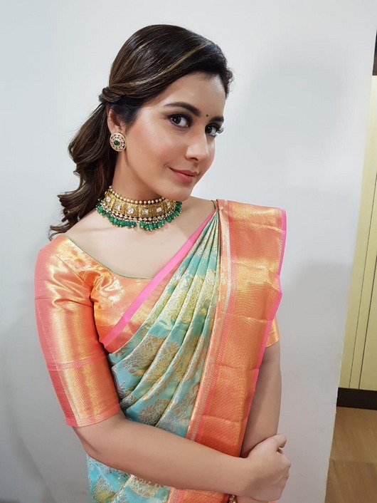 Rashi Khanna Photos