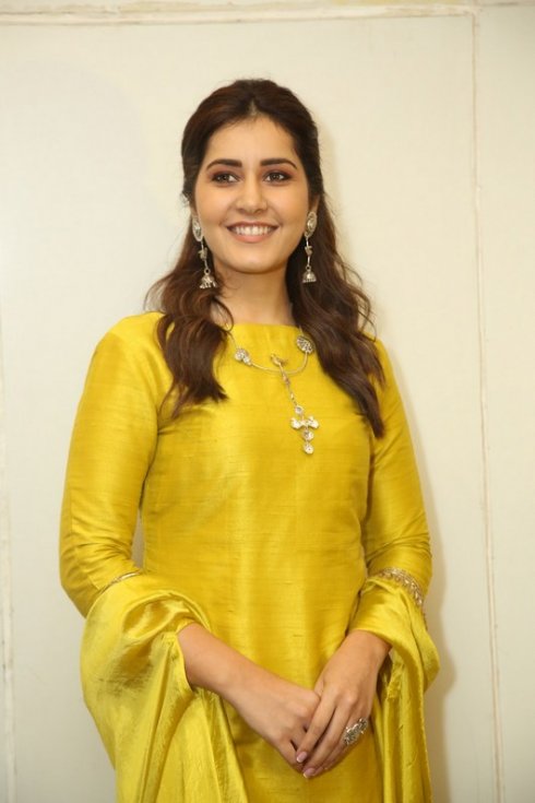 Rashi-Khanna-Stills-07