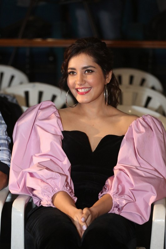 Rashi-Khanna-latest-Pics-02