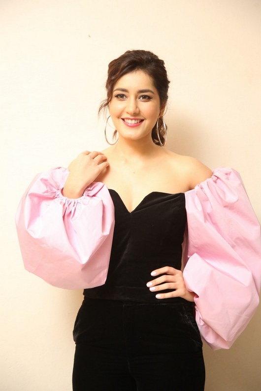 Rashi Khanna latest Pics