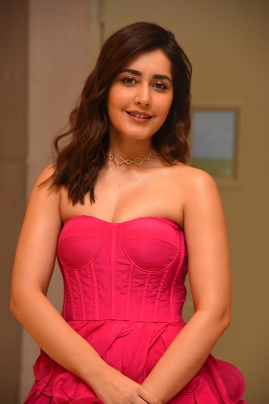 Rashi-Khanna-latest-Stills-02