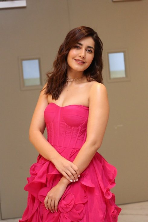 Rashi-Khanna-latest-Stills-06