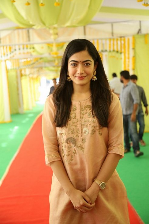 Rashmika-Latest-Photos-03