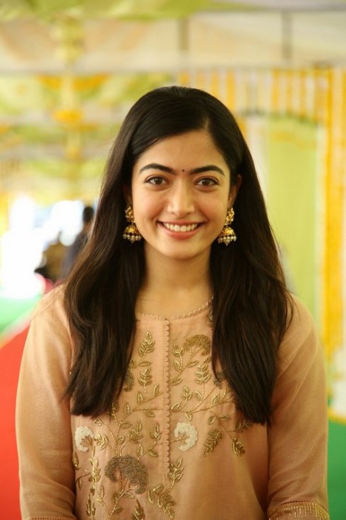 Rashmika-Latest-Photos-04