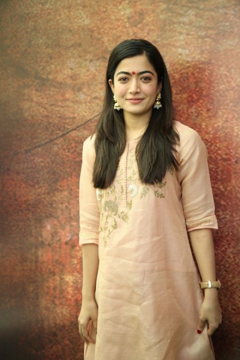 Rashmika-Latest-Photos-08