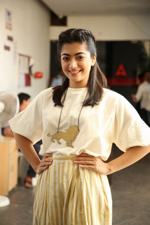 Rashmika-Mandanna-new-Photos-05