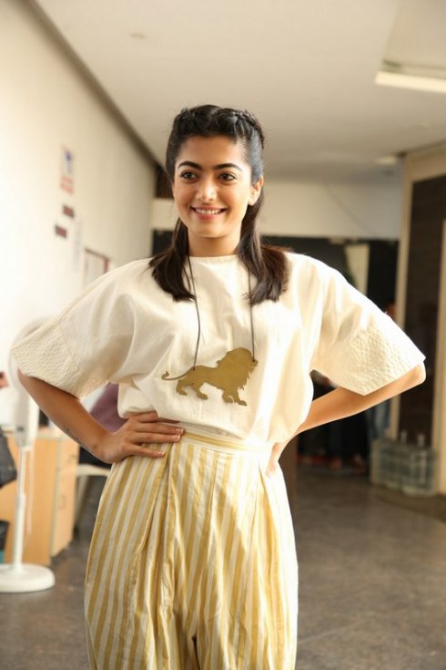 Rashmika-Mandanna-new-Photos-07