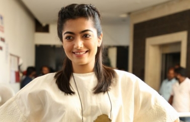 Rashmika-Mandanna-new-Photos-02