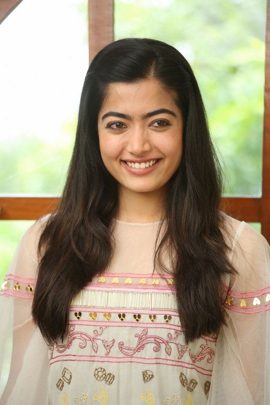 Rashmika-New-Photos-03