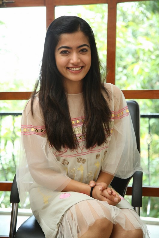 Rashmika-New-Photos-07