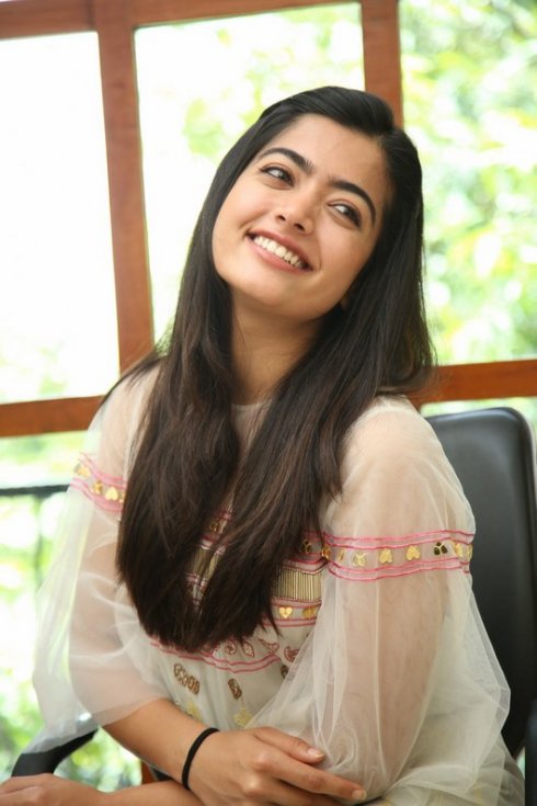 Rashmika-New-Photos-06