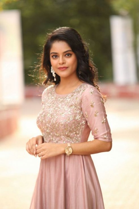 Riddhi-Kumar-Latest-Photos-05