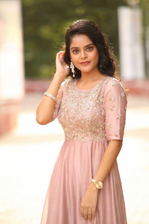 Riddhi-Kumar-Latest-Photos-08