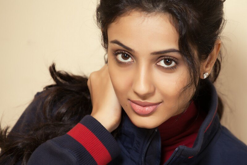 Riya-Suman-New-Stills-06