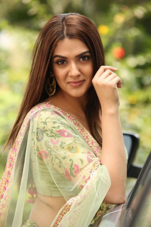 Sakshi-chaudhary-New-Photos-06