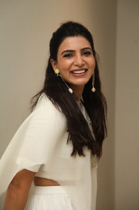 Samantha-Akkineni-New-Stills-09