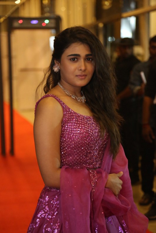 Shalini Pandey Latest Photos