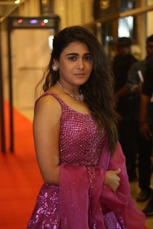 Shalini-Pandey-Latest-Photos-05