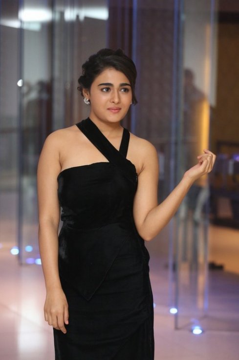 Shalini-Pandey-New-Stills-05