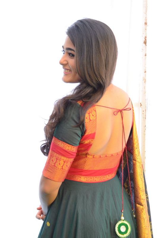 Shalini Pandey Photos