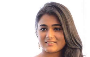 Shalini-Pandey-Photos-05