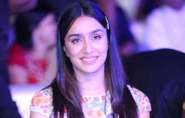 Shraddha-Kapoor-at-Saaho-Pre-Release-Event-03
