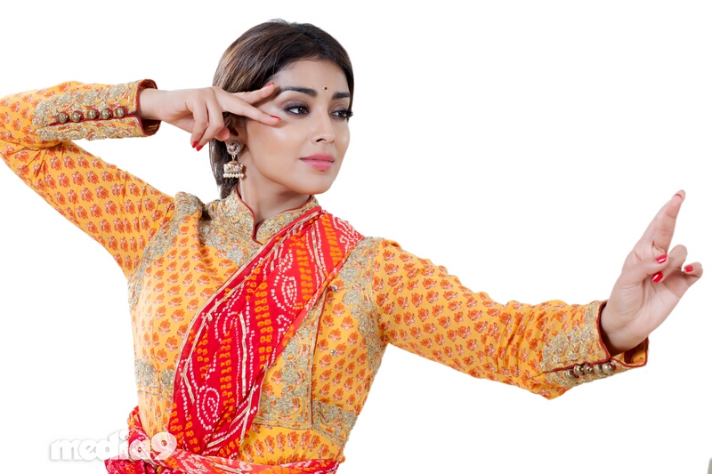 Shriya Saran Dance Pics | Shriya-Saran-Dance-Pics-01 | Shriya Saran Dance Pics | Photo 17of 17