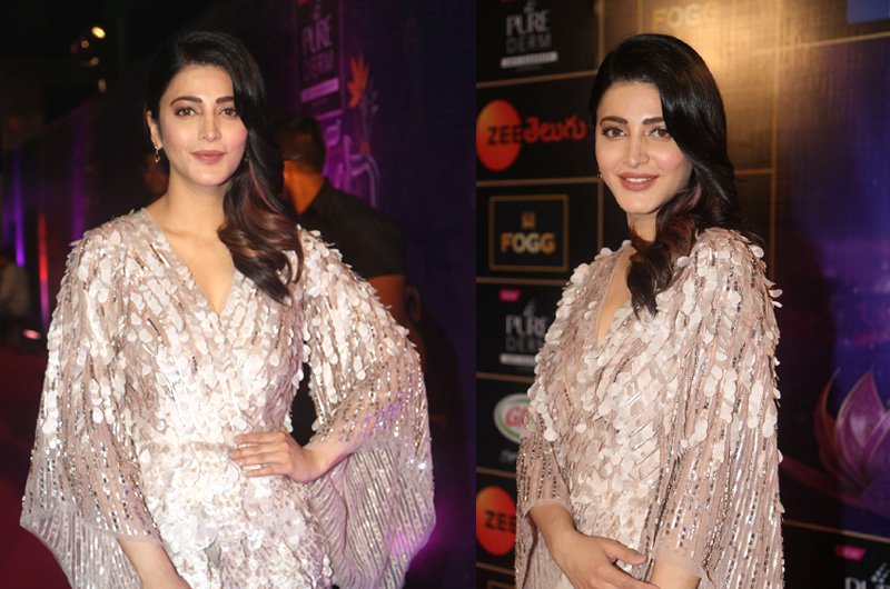 Shruti-Haasan-at-Zee-Apsara-Awards-Photos-10